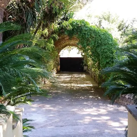 Bright Studio In 75 M² + Pool Apartamento